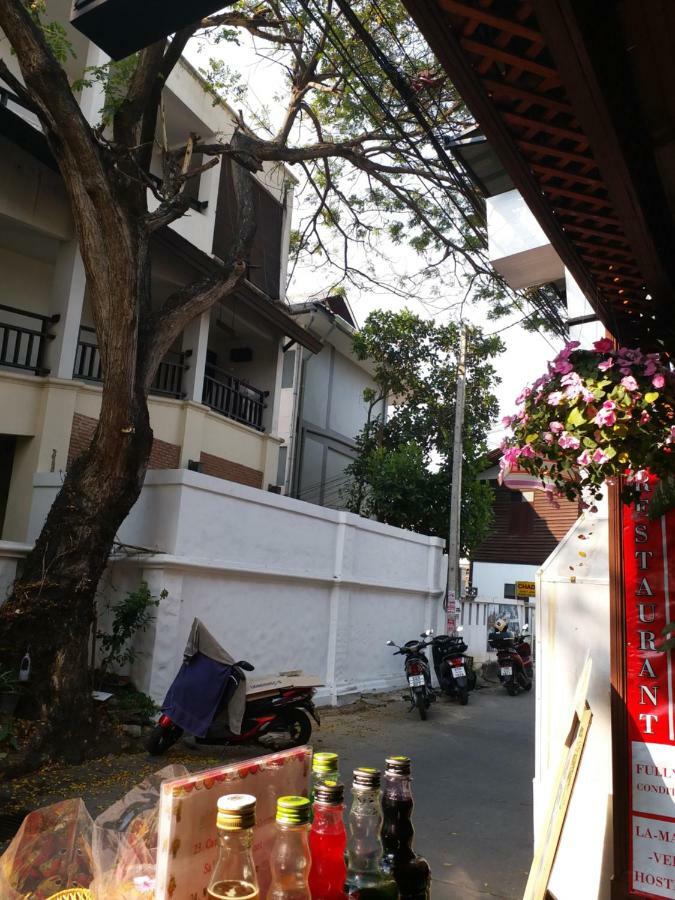 La Maison Verte Hostel Τσιάνγκ Μάι Εξωτερικό φωτογραφία