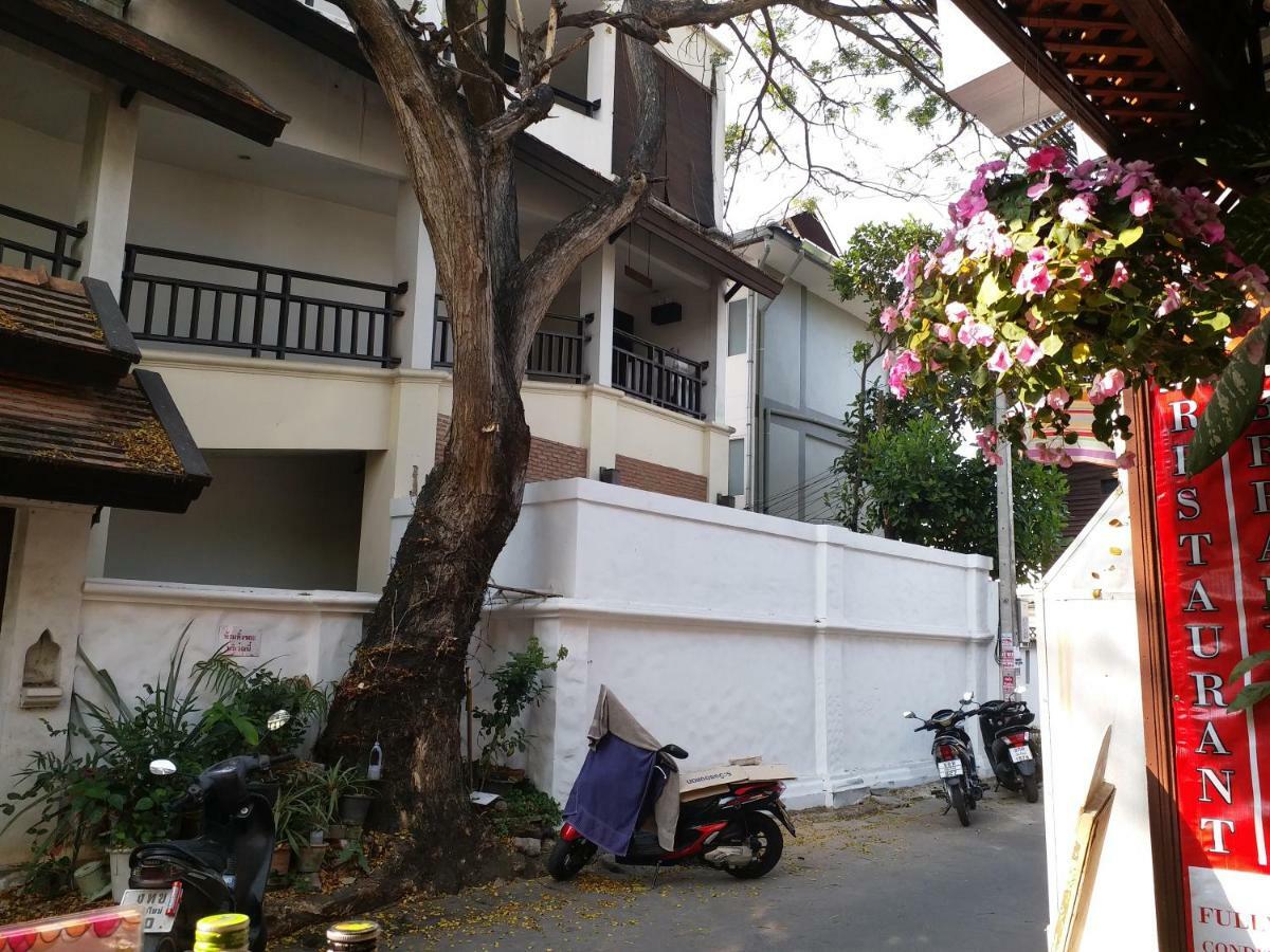 La Maison Verte Hostel Τσιάνγκ Μάι Εξωτερικό φωτογραφία